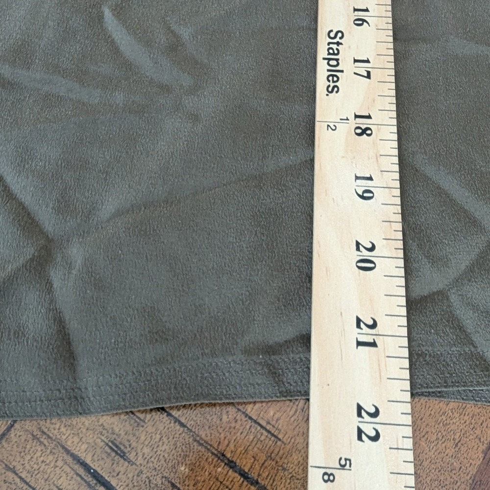 Simple Silk Blouse Top Short Sleeve Olive Green Keyhole Back Sz 10 Minimalist - Picture 4 of 6